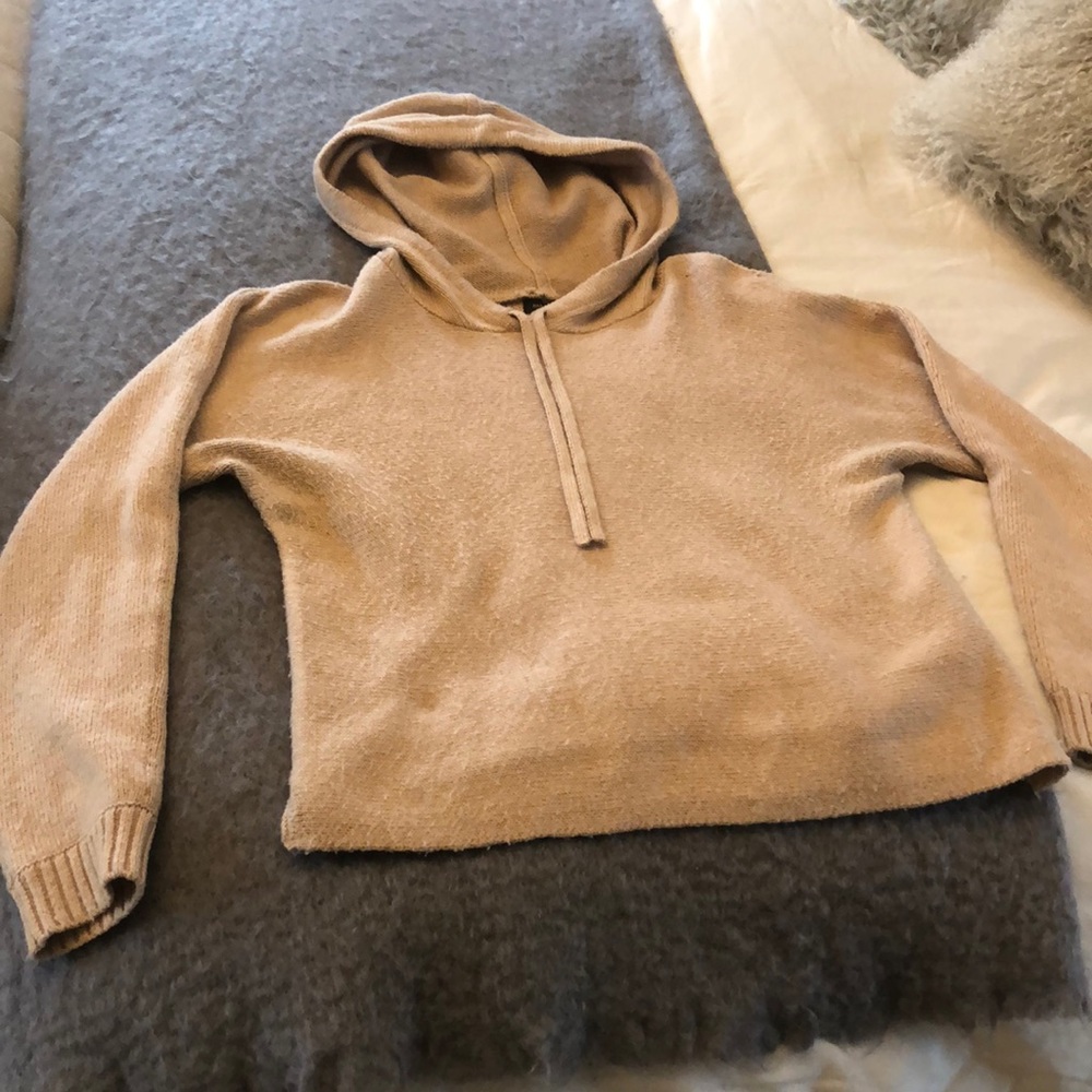 Banana Republic sweater ❤️